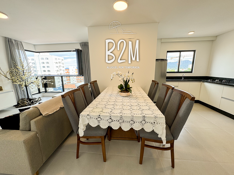 Amplo apartamento com vista mar