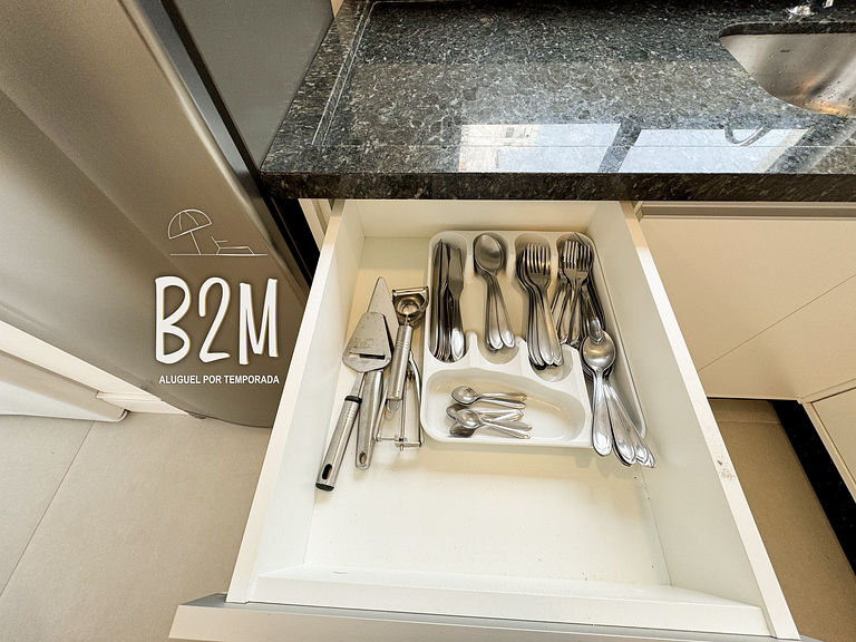 Amplo apartamento com vista mar