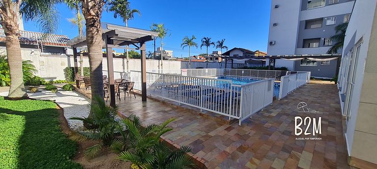 Vista mar com piscina e churrasqueira