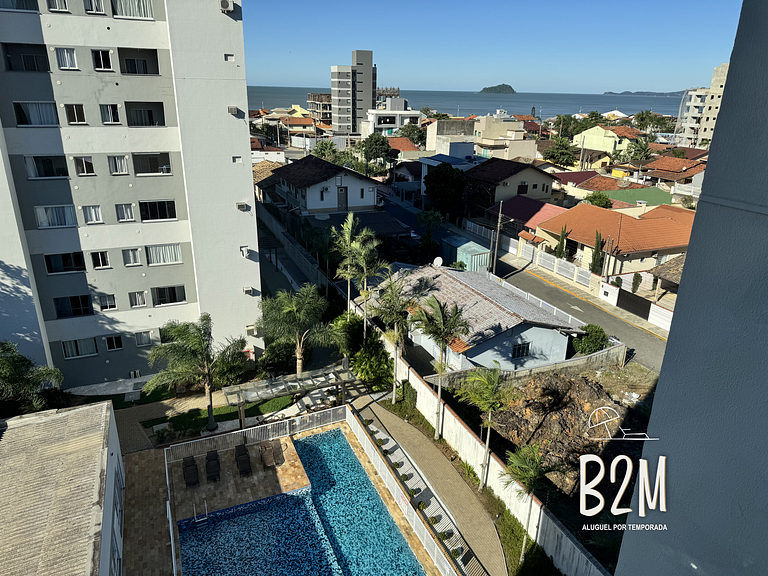 Vista mar com piscina e churrasqueira