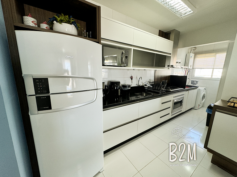 Apartamento com vista mar, churrasqueira e piscina