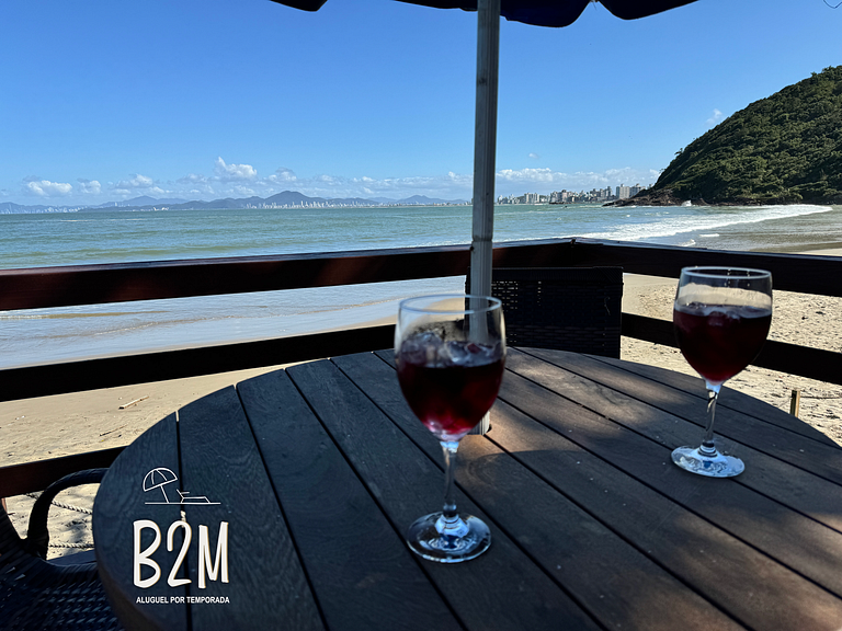 Casa pé na Areia com fliperama e churrasqueira