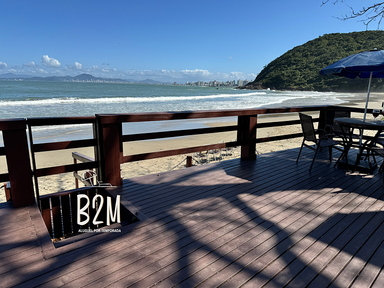 Casa pé na Areia com fliperama e churrasqueira