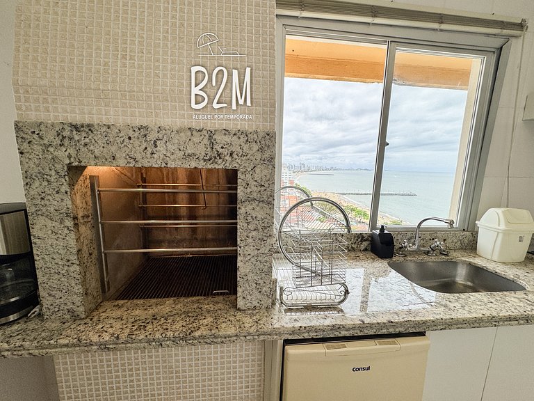 Amplo apartamento no coração da Cidade, quadra mar