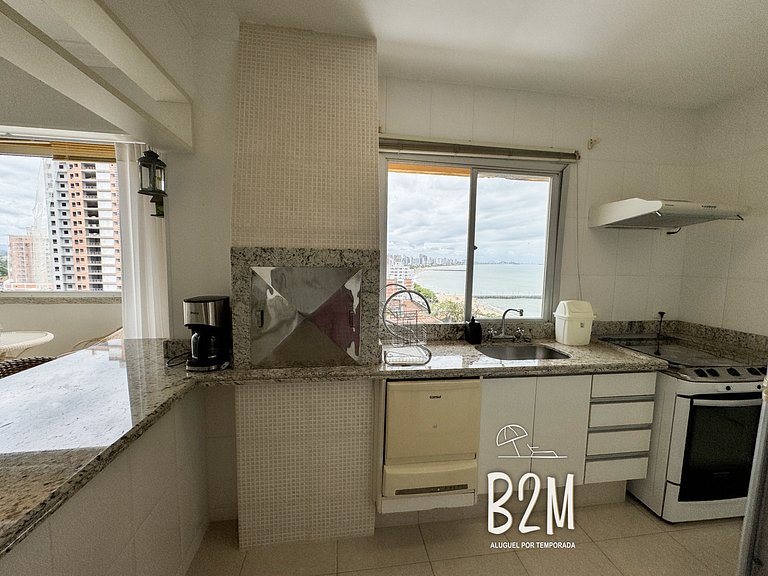 Amplo apartamento no coração da Cidade, quadra mar