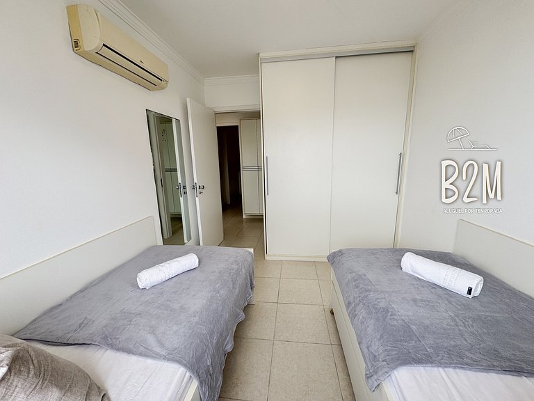 Amplo apartamento no coração da Cidade, quadra mar