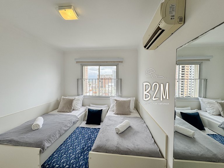 Amplo apartamento no coração da Cidade, quadra mar