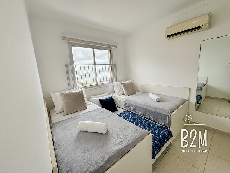 Amplo apartamento no coração da Cidade, quadra mar