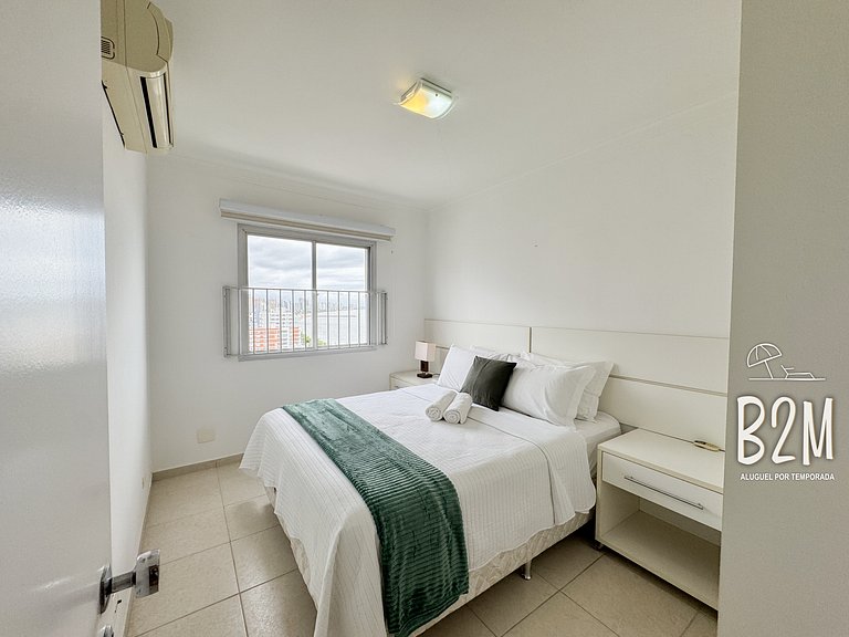 Amplo apartamento no coração da Cidade, quadra mar