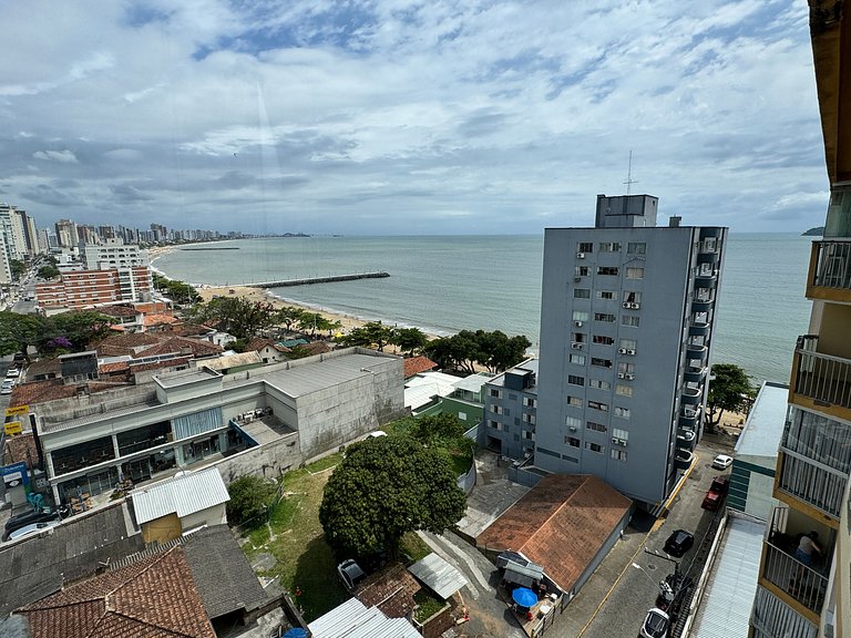 Amplo apartamento no coração da Cidade, quadra mar