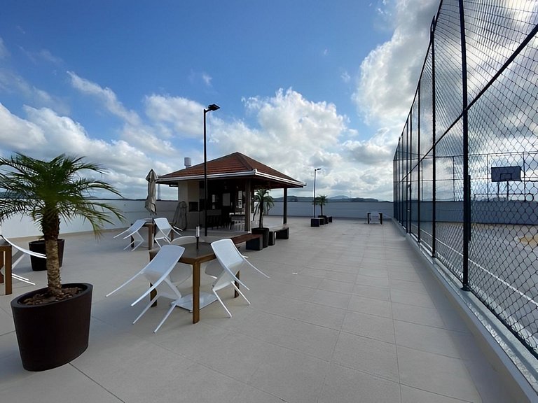 Piscina, praia e lazer para toda família