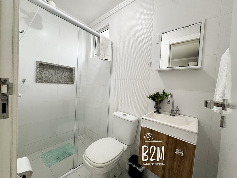 Apartamento com churrasqueira, praia Perequê