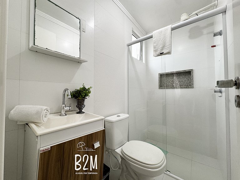 Apartamento com churrasqueira, praia Perequê