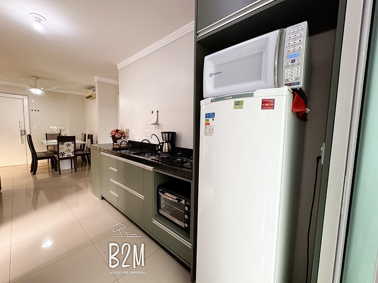 Apartamento com churrasqueira, praia Perequê