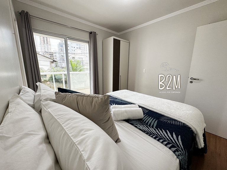 Apartamento com churrasqueira, praia Perequê