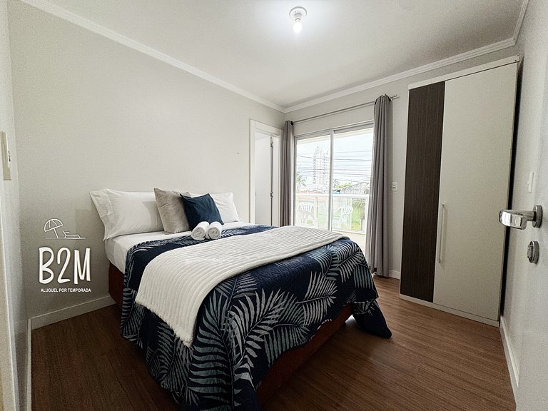 Apartamento com churrasqueira, praia Perequê