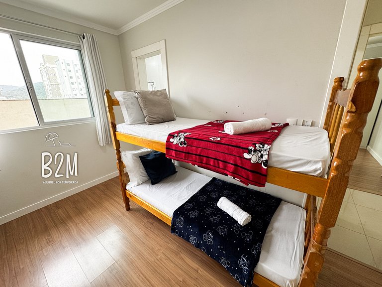 Apartamento com churrasqueira, praia Perequê
