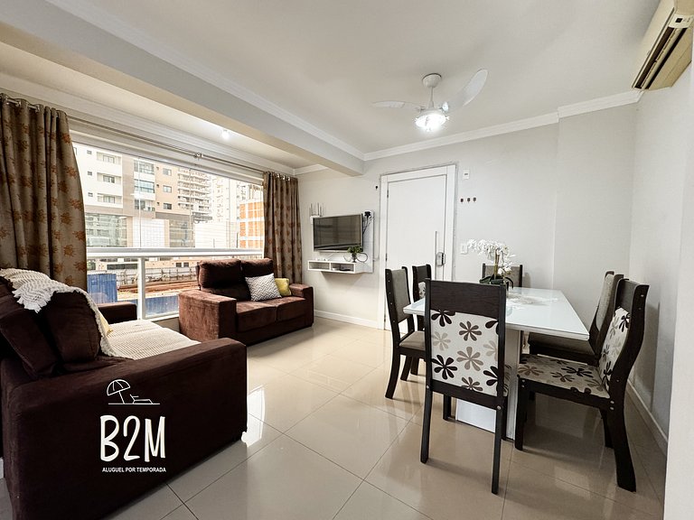 Apartamento com churrasqueira, praia Perequê