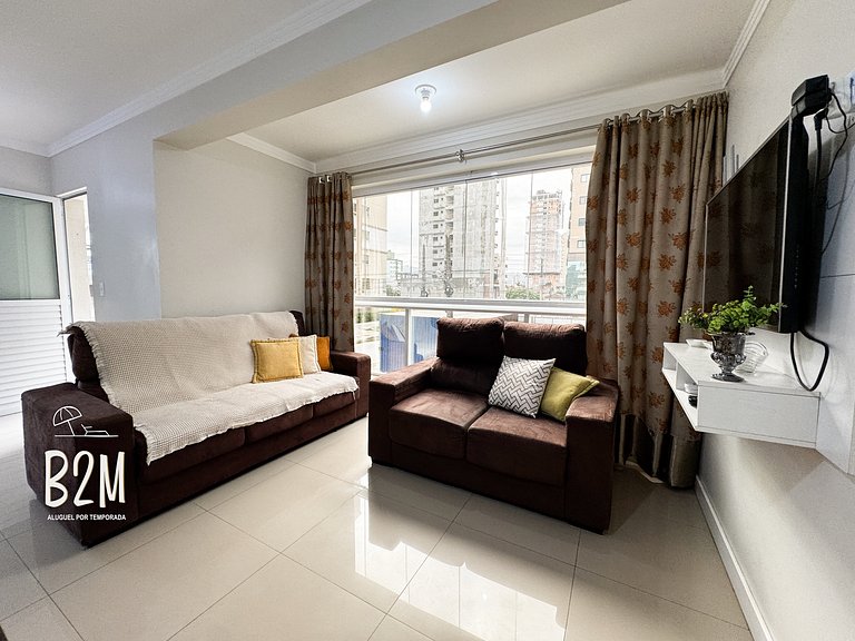 Apartamento com churrasqueira, praia Perequê