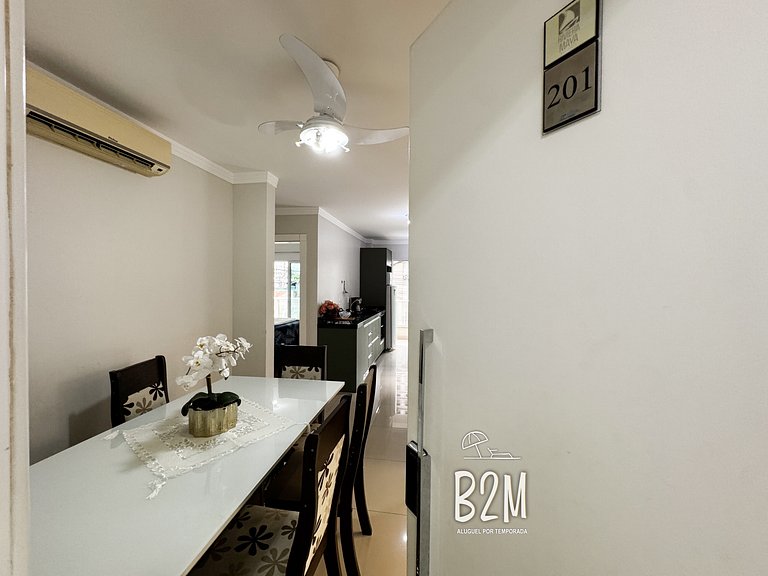 Apartamento com churrasqueira, praia Perequê
