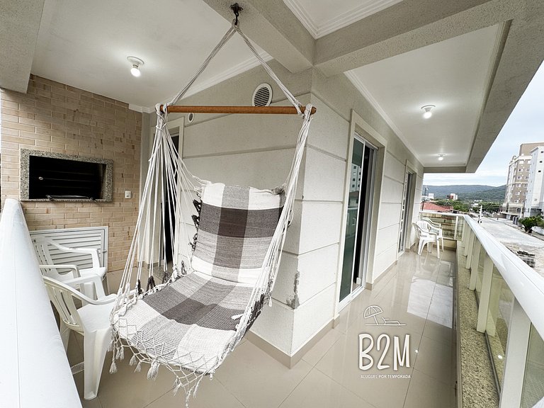 Apartamento com churrasqueira, praia Perequê