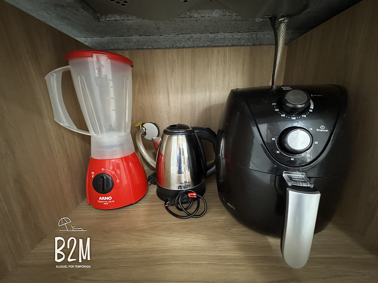 Próximo a praia, jacuzzi e churrasqueira