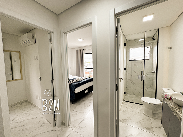 Próximo a praia, jacuzzi e churrasqueira