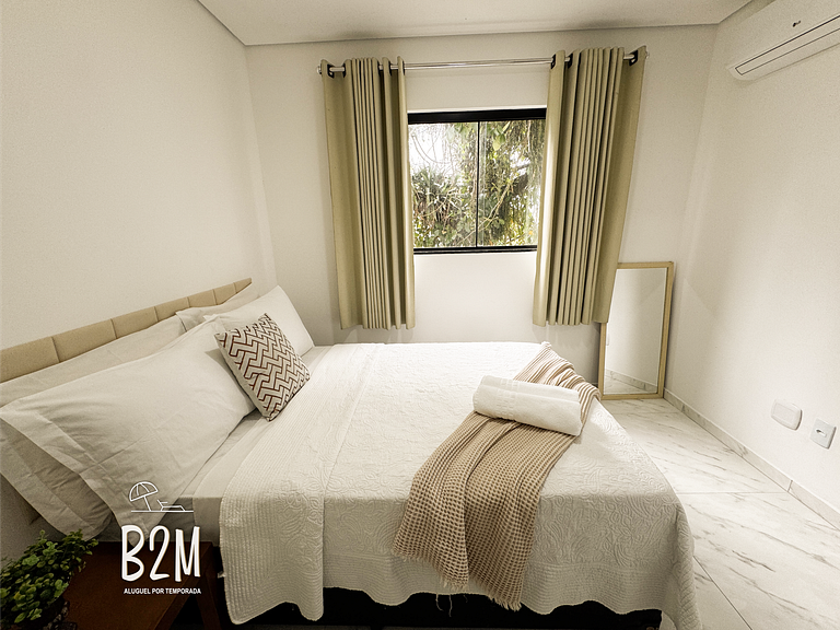 Próximo a praia, jacuzzi e churrasqueira