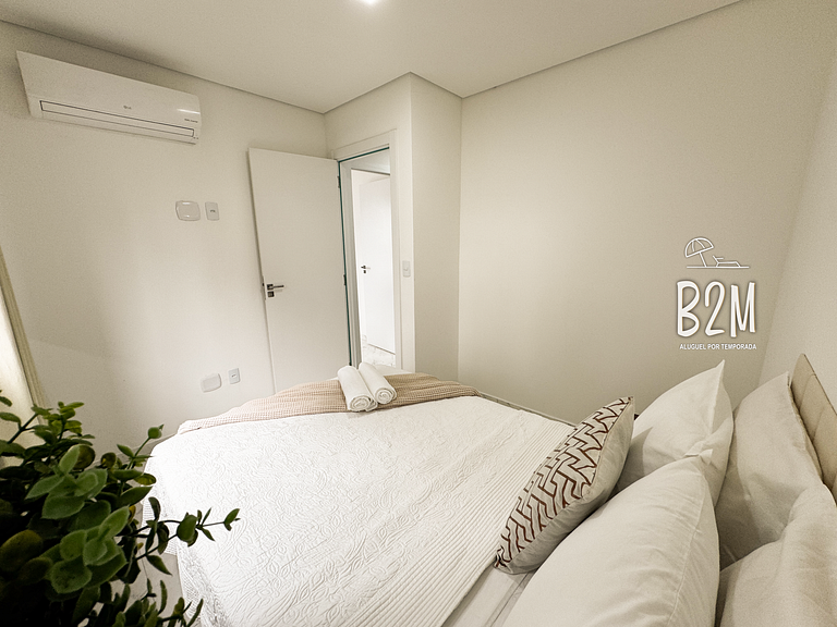 Próximo a praia, jacuzzi e churrasqueira