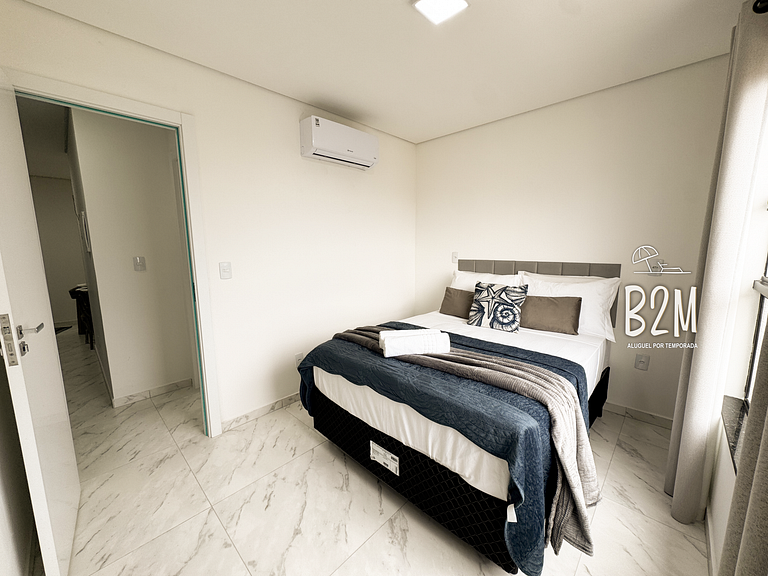 Próximo a praia, jacuzzi e churrasqueira