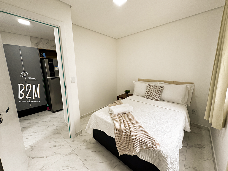 Próximo a praia, jacuzzi e churrasqueira