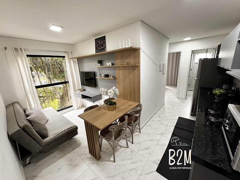 Próximo a praia, jacuzzi e churrasqueira