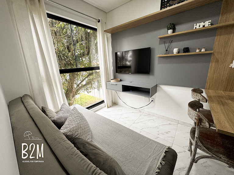 Próximo a praia, jacuzzi e churrasqueira