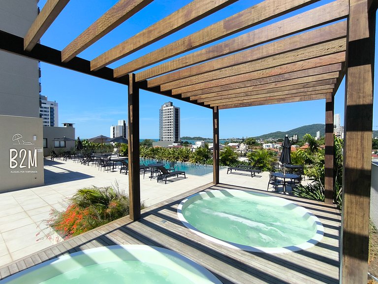 Piscina, jacuzzi, Beto Carrero e praia