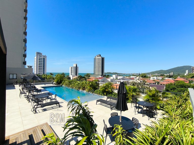 Piscina, jacuzzi, Beto Carrero e praia