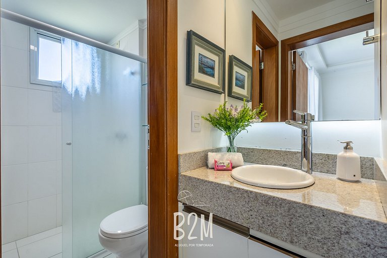 Piscina com bar molhado, praia, Beto Carrero