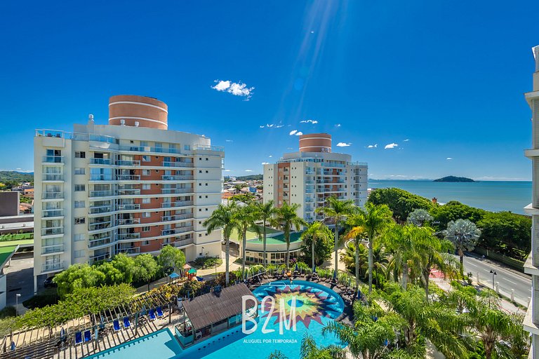 Piscina com bar molhado, praia, Beto Carrero