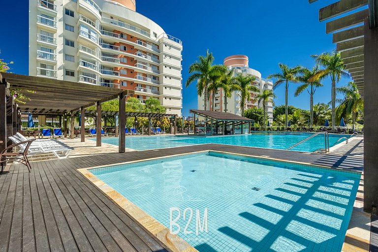 Piscina com bar molhado, praia, Beto Carrero