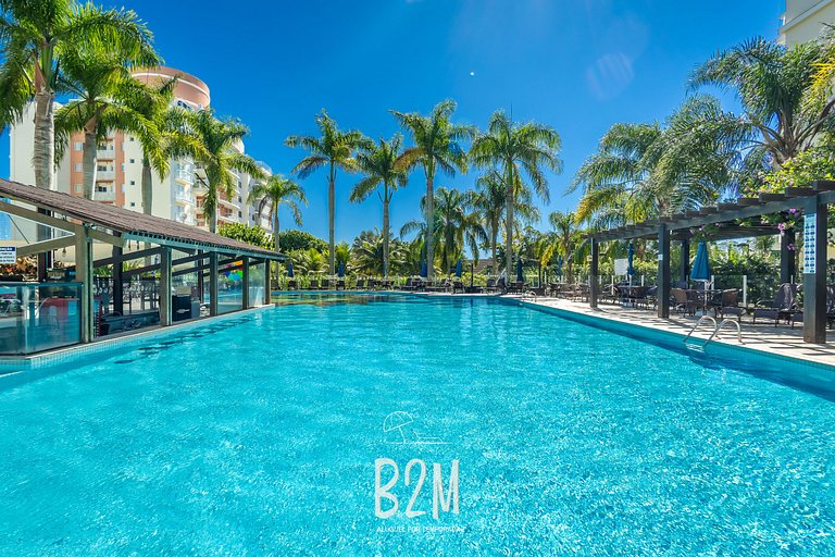 Piscina com bar molhado, praia, Beto Carrero