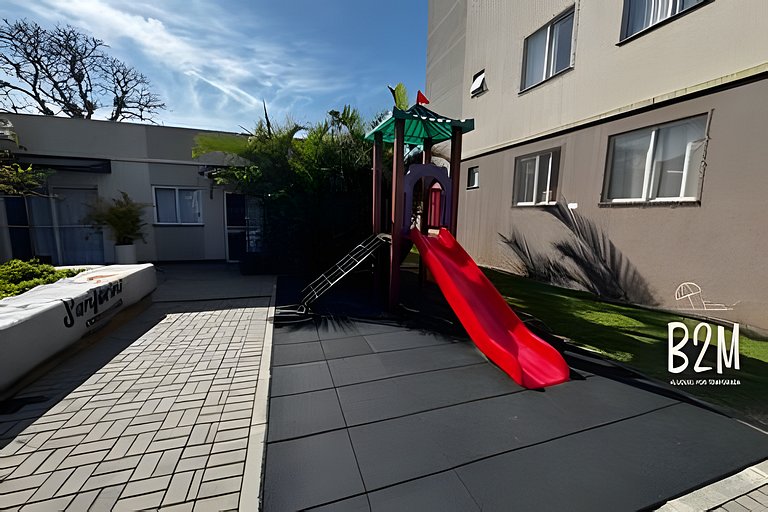 Piscina, praia, parquinho e lazer para familia