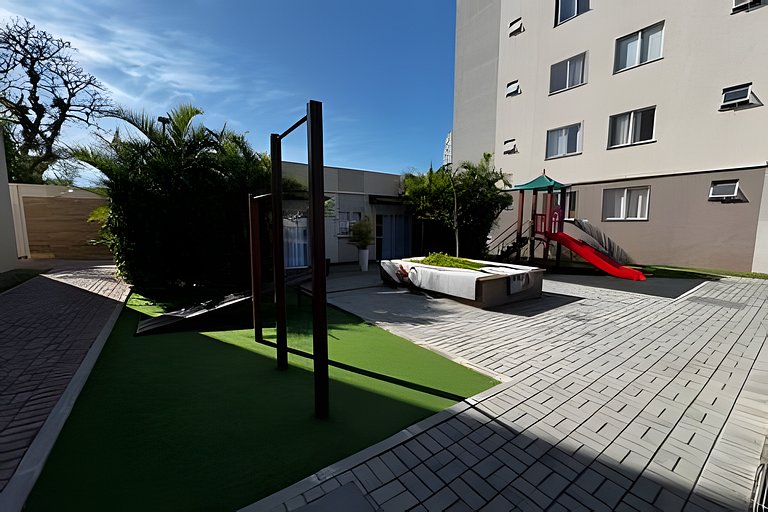Piscina, praia, parquinho e lazer para familia