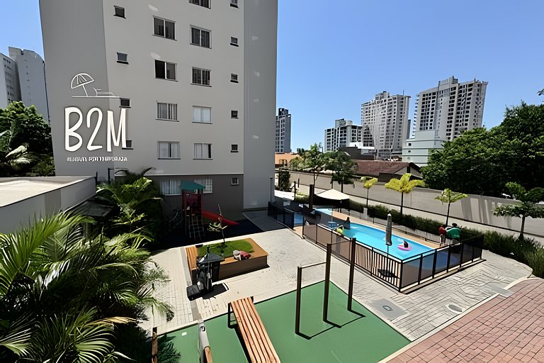 Piscina, praia, parquinho e lazer para familia
