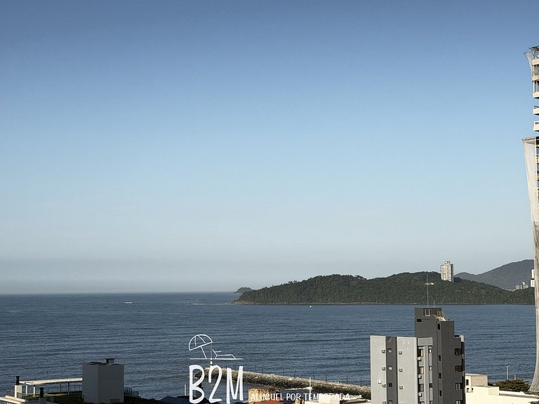Aconchegante vista mar com churrasqueira